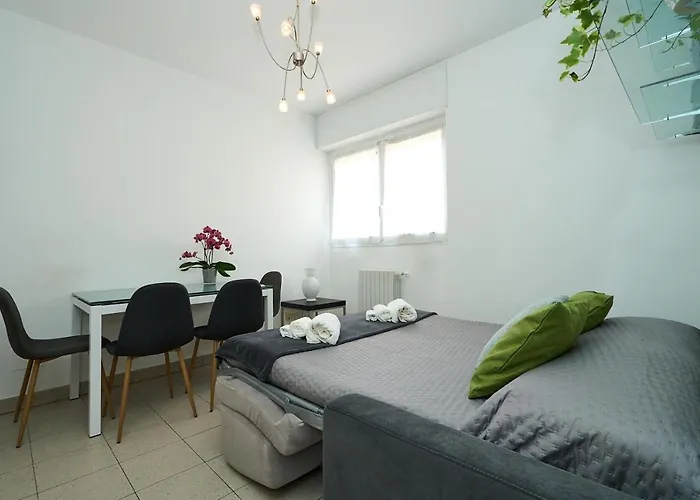 Design House A/C Wifi 20 Minutes From Duomo